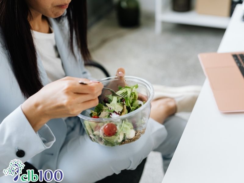 Điều chỉnh chế độ ăn uống giúp nhẹ ruột