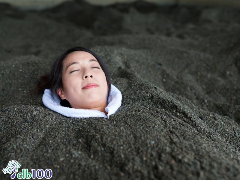 Hít không khí biển, tắm cát trong 7 bước giúp cơ thể lập lại quân bình