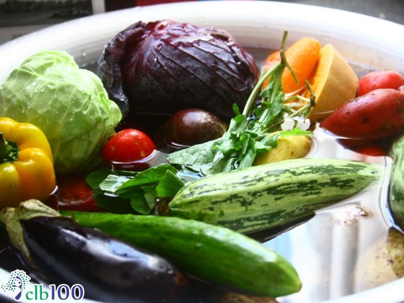 Ngâm nước muối sinh lý loãng