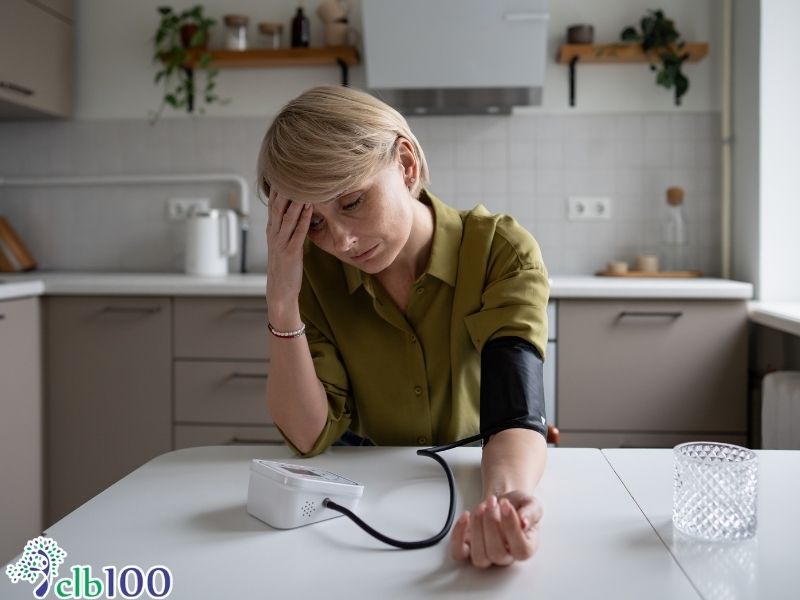 Người bị tụt huyết áp, thiếu máu nên hạn chế sử dụng khổ qua