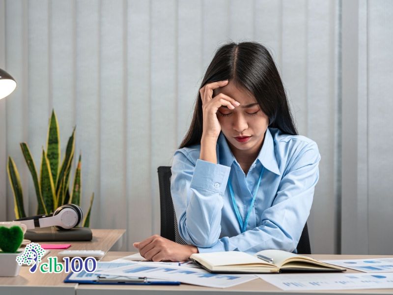 Các triệu chứng thường đi kèm với tình trạng ngáp liên tục