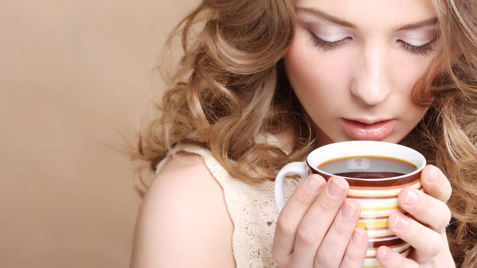 Uống trà long nhãn, táo đỏ, kỷ tử giúp tăng nhan sắc chị em phụ nữ